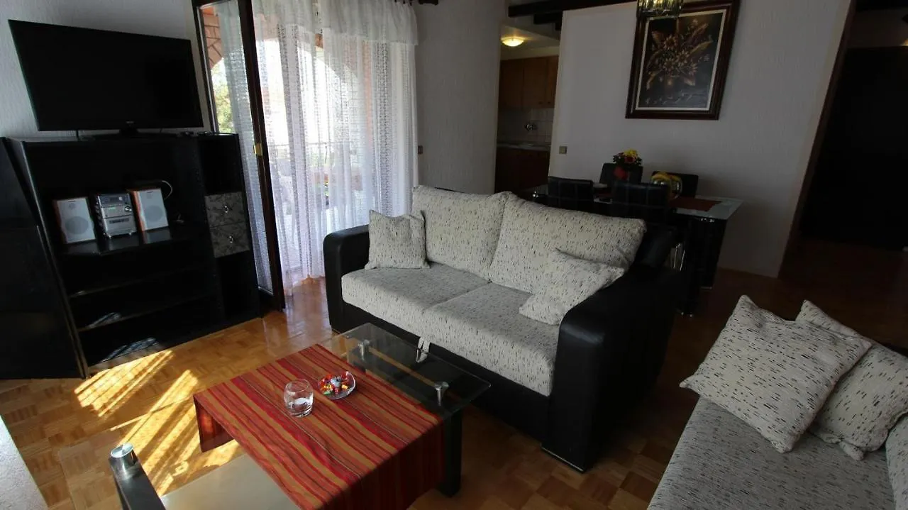 Apartment Prosinecki Malinska 0*,