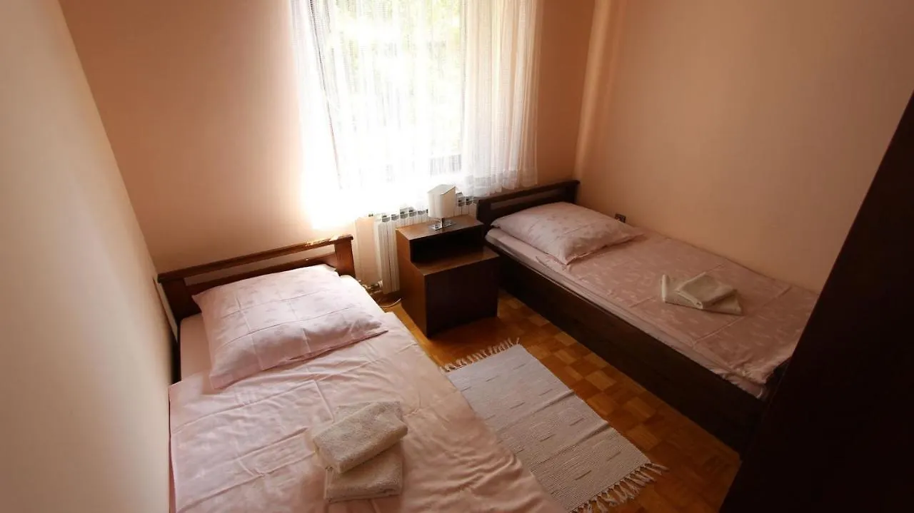 Apartment Prosinecki マリンスカ 0*,